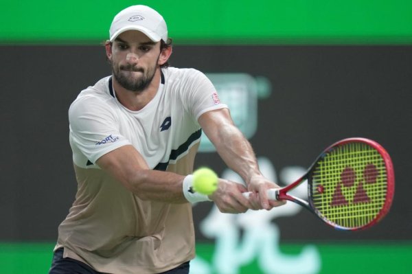 瓦舍罗2-1逆转林德克内希 首夺上海群众赛冠军