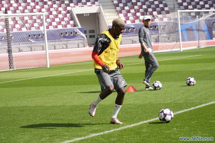 让・克劳德抵达多哈参与合练，海港全力备战新赛季，最终外援名额仍存悬念